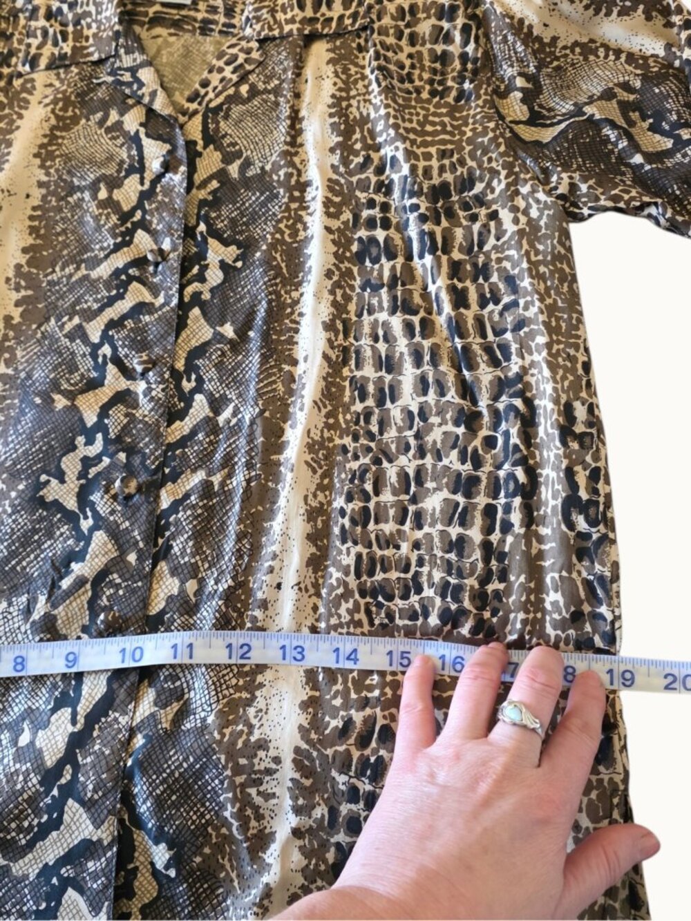 Allison Taylor Petite 100% Silk Blouse Animal Print Python Leopard PM - Picture 13 of 13